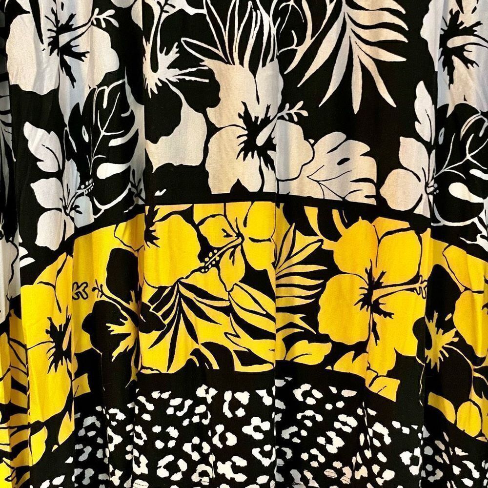 Ruby Rd. Black White Floral Keyhole Blouse 1X - Picture 2 of 10